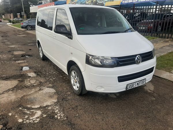 2012-Volkswagen-Kombi-20-TDI-103kW image:1
