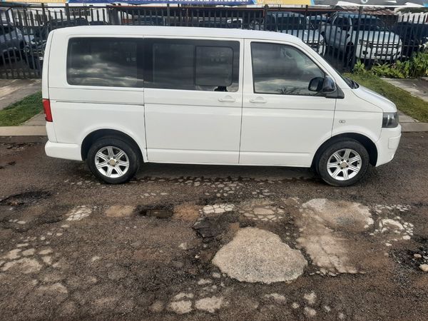 2012-Volkswagen-Kombi-20-TDI-103kW image:3