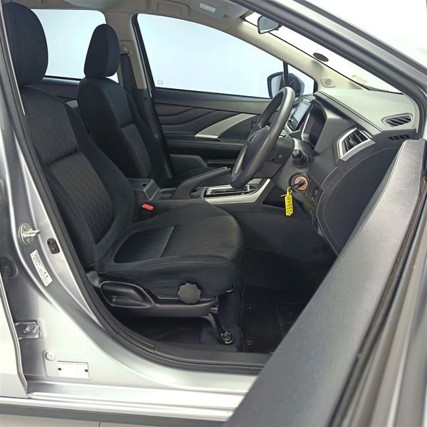 2025-Mitsubishi-Xpander-15-Auto image:23