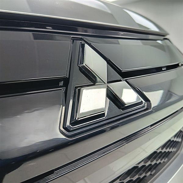 2025-Mitsubishi-Xpander-15-Auto image:2