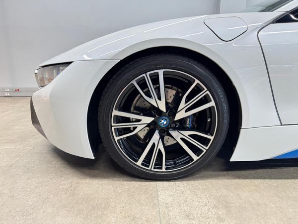 2016-BMW-i8-eDrive-Coupe image:9