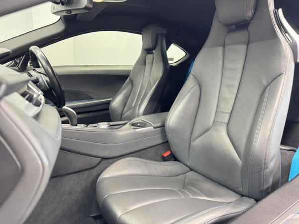 2016-BMW-i8-eDrive-Coupe image:10