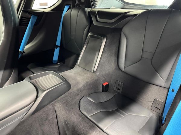 2016-BMW-i8-eDrive-Coupe image:11