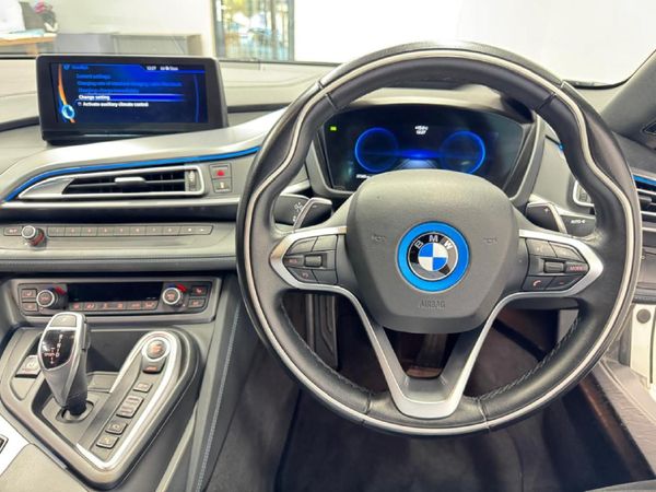 2016-BMW-i8-eDrive-Coupe image:13