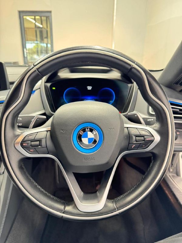 2016-BMW-i8-eDrive-Coupe image:14