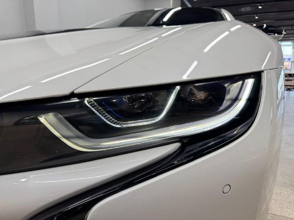 2016-BMW-i8-eDrive-Coupe image:7
