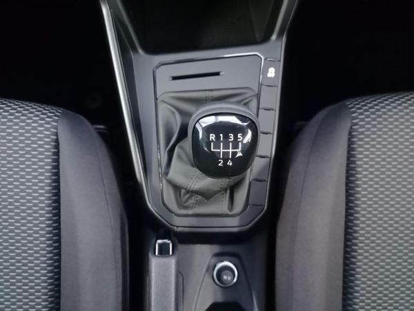 2026-Volkswagen-Polo-10-TSI image:32