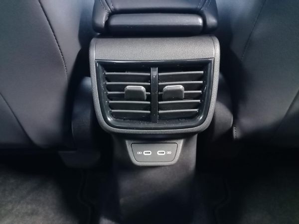 2026-Volkswagen-Polo-Sedan-10TSI-Style image:21