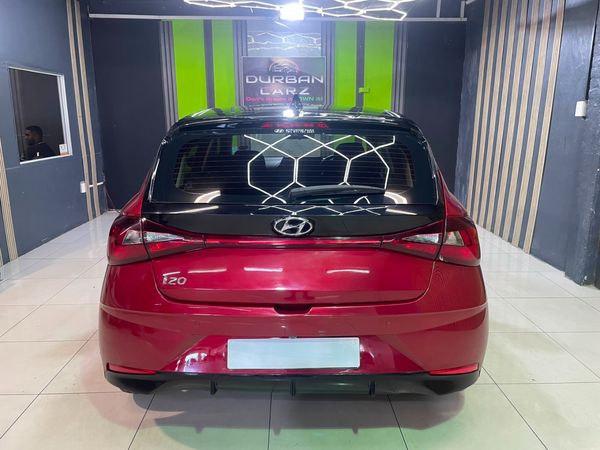 2022-Hyundai-i20-12-Fluid image:9