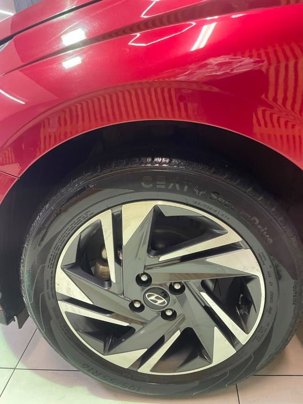 2022-Hyundai-i20-12-Fluid image:14