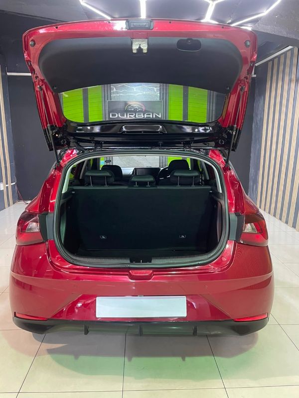 2022-Hyundai-i20-12-Fluid image:15
