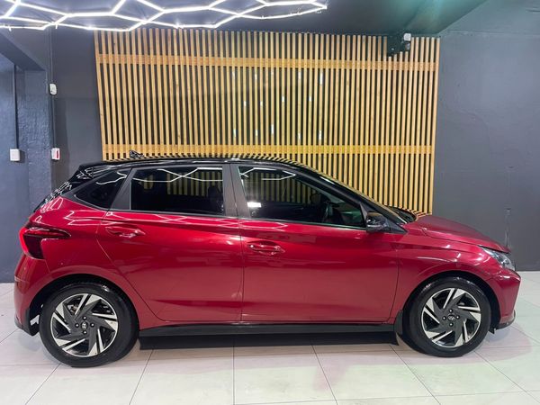 2022-Hyundai-i20-12-Fluid image:3