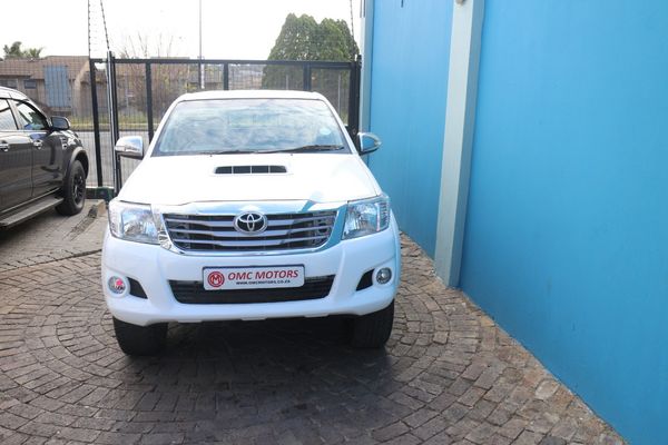 2014-Toyota-Hilux-30-D-4D-Raider-Xtra-Cab-4x4 image:1