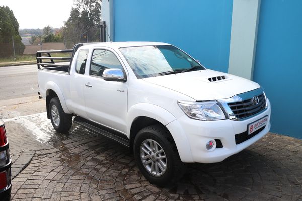 2014-Toyota-Hilux-30-D-4D-Raider-Xtra-Cab-4x4 image:2