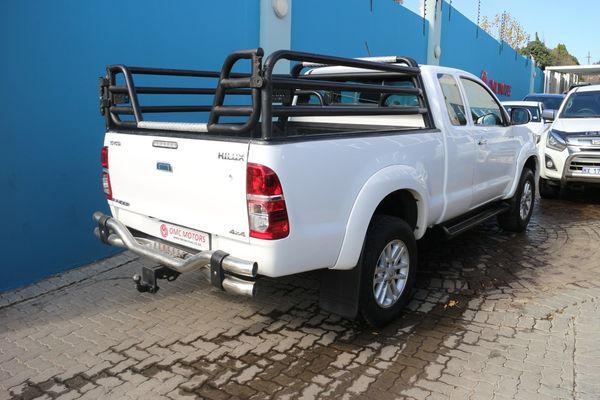 2014-Toyota-Hilux-30-D-4D-Raider-Xtra-Cab-4x4 image:4