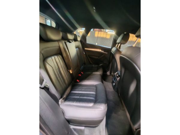 2019-Audi-Q5-20-TDI-quattro-Auto-40-TDI image:11