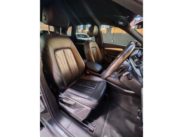 2019-Audi-Q5-20-TDI-quattro-Auto-40-TDI image:12