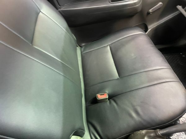 2013-Toyota-Hilux-25-D-4D-SRX-4x4-Single-Cab image:23