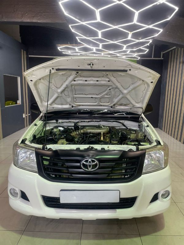 2013-Toyota-Hilux-25-D-4D-SRX-4x4-Single-Cab image:26