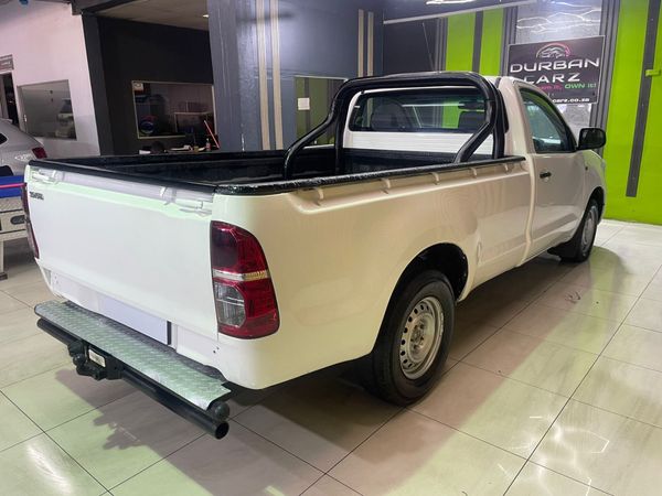 2013-Toyota-Hilux-25-D-4D-SRX-4x4-Single-Cab image:6