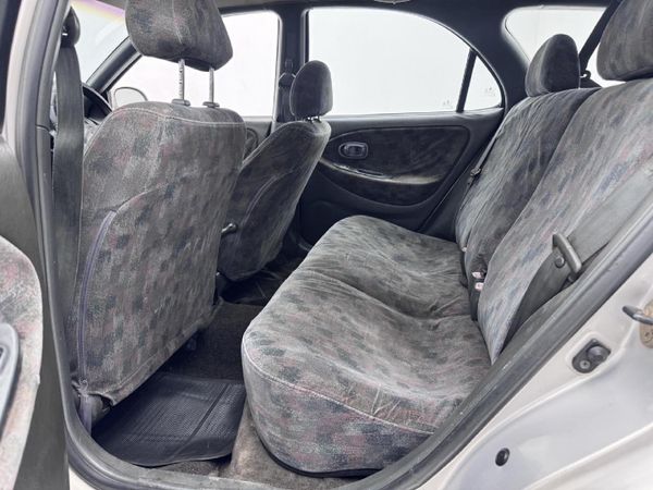 1996-Hyundai-Elantra-18-GL-Station-Wagon image:11
