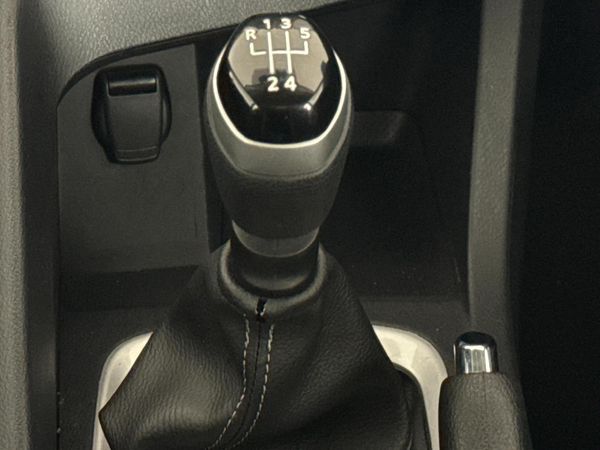 2025-Nissan-Magnite-10-Visia image:10