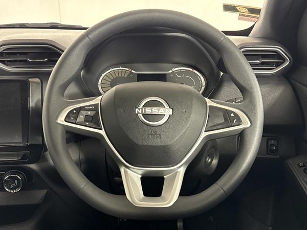 2025-Nissan-Magnite-10-Visia image:11