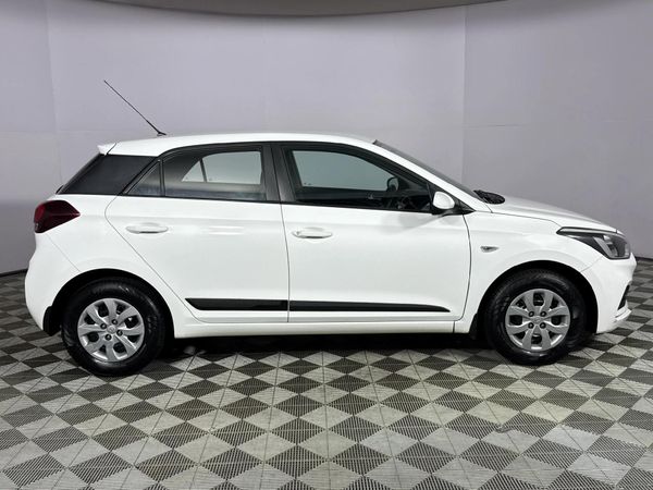 2020-Hyundai-i20-12-Motion image:16