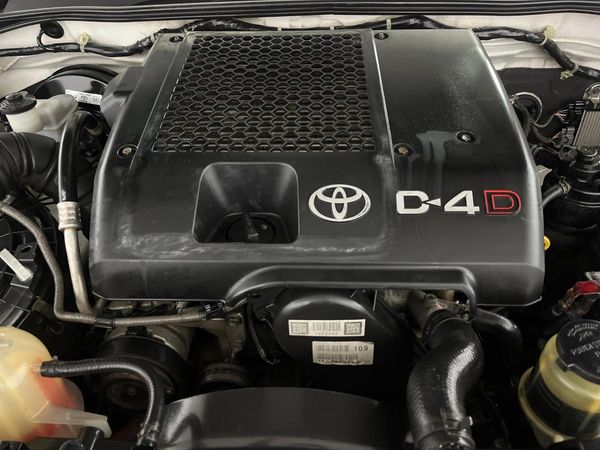 2008-Toyota-Fortuner-30-D-4D-Raised-Body image:12