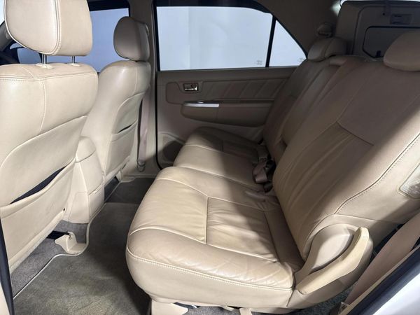 2008-Toyota-Fortuner-30-D-4D-Raised-Body image:3