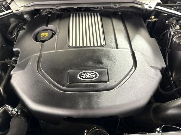 2016-Land-Rover-Range-Rover-Sport-30-SDV6-SE image:12