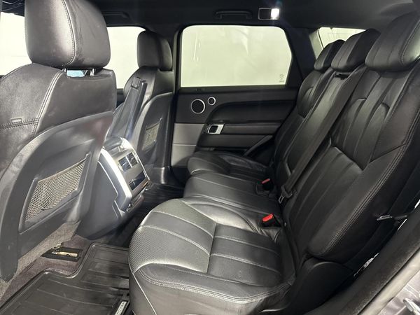 2016-Land-Rover-Range-Rover-Sport-30-SDV6-SE image:3