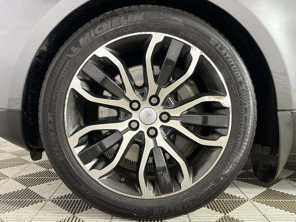 2016-Land-Rover-Range-Rover-Sport-30-SDV6-SE image:4
