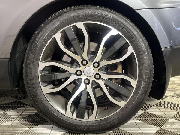 2016-Land-Rover-Range-Rover-Sport-30-SDV6-SE image:6