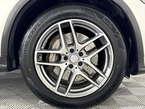 2016-Mercedes-Benz-GLC-220d-AMG image:4