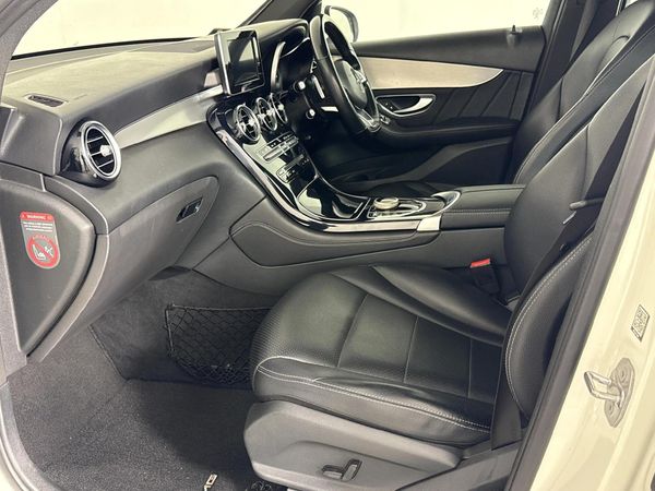 2016-Mercedes-Benz-GLC-220d-AMG image:7