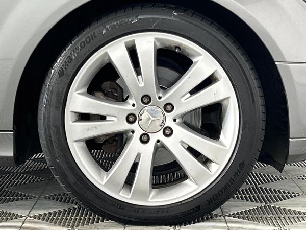 2008-Mercedes-Benz-C-Class-C-180K-Avantgarde-Auto image:5