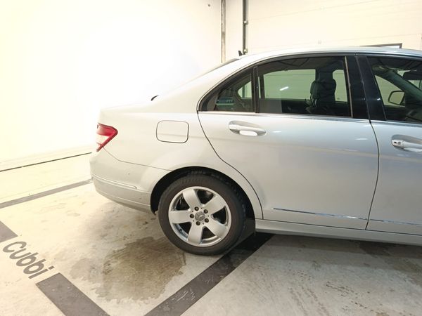 2008-Mercedes-Benz-C-Class-C-220-CDi-Elegance-Auto image:10