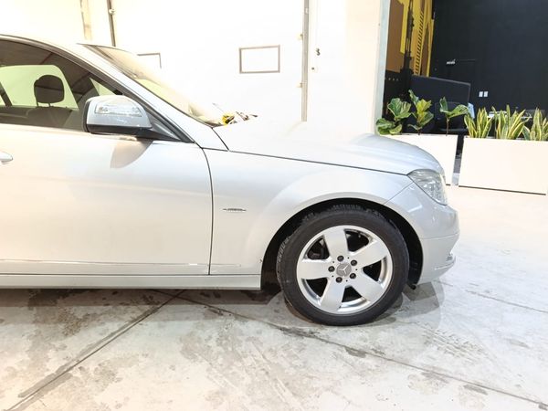 2008-Mercedes-Benz-C-Class-C-220-CDi-Elegance-Auto image:11
