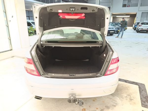 2008-Mercedes-Benz-C-Class-C-220-CDi-Elegance-Auto image:12