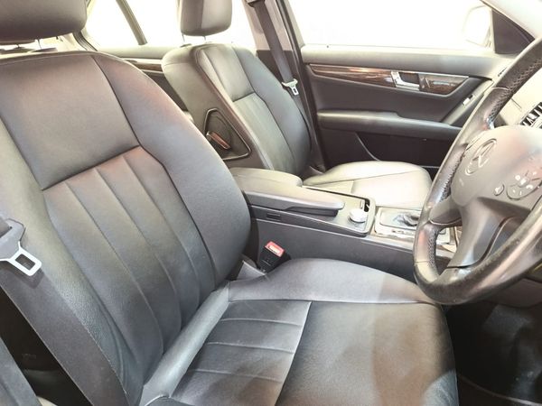 2008-Mercedes-Benz-C-Class-C-220-CDi-Elegance-Auto image:14