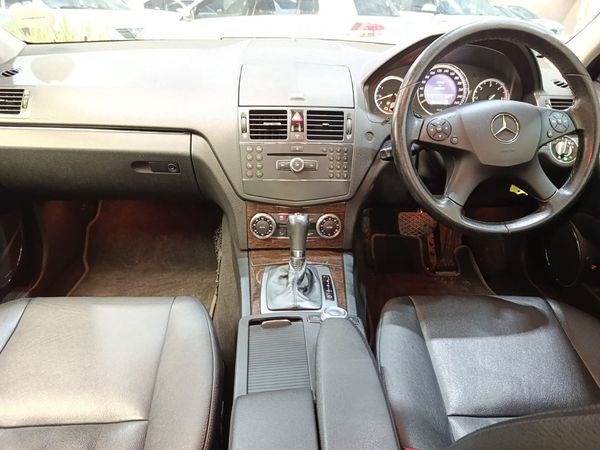 2008-Mercedes-Benz-C-Class-C-220-CDi-Elegance-Auto image:16