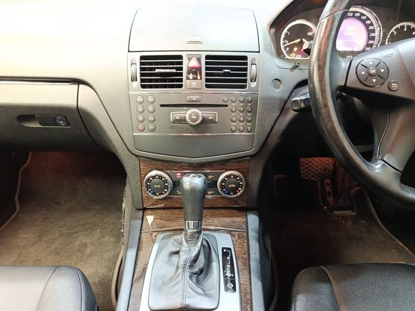 2008-Mercedes-Benz-C-Class-C-220-CDi-Elegance-Auto image:19