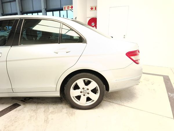 2008-Mercedes-Benz-C-Class-C-220-CDi-Elegance-Auto image:5
