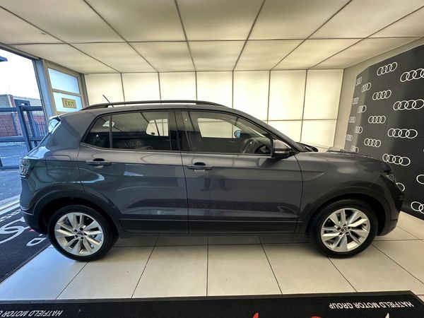 2025-Volkswagen-T-Cross-10-TSI-Life-Auto image:3