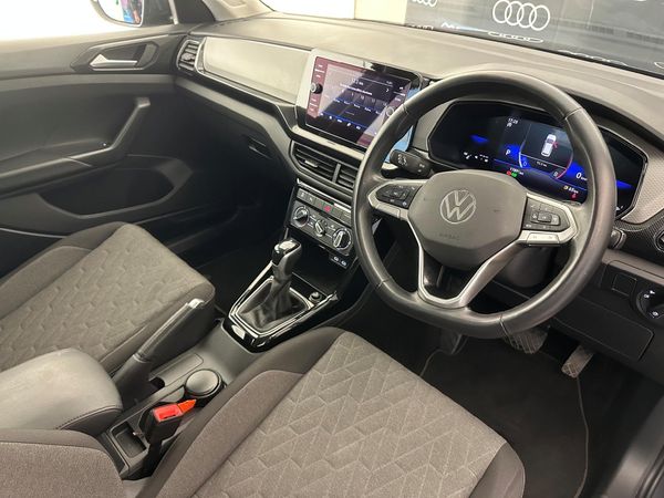 2025-Volkswagen-T-Cross-10-TSI-Life-Auto image:8