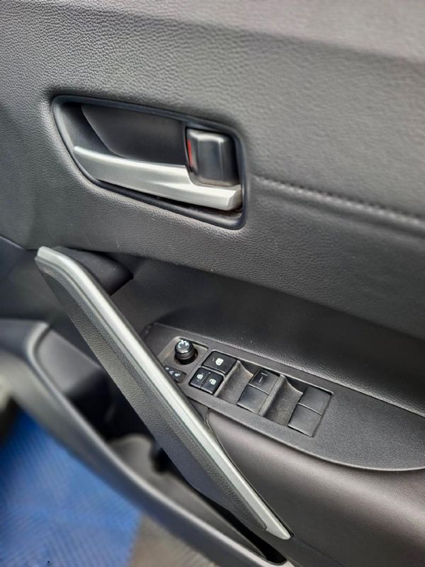 2022-Toyota-Corolla-Cross-18-XR image:9
