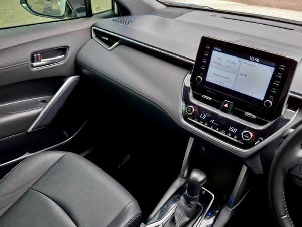 2022-Toyota-Corolla-Cross-18-XR image:17