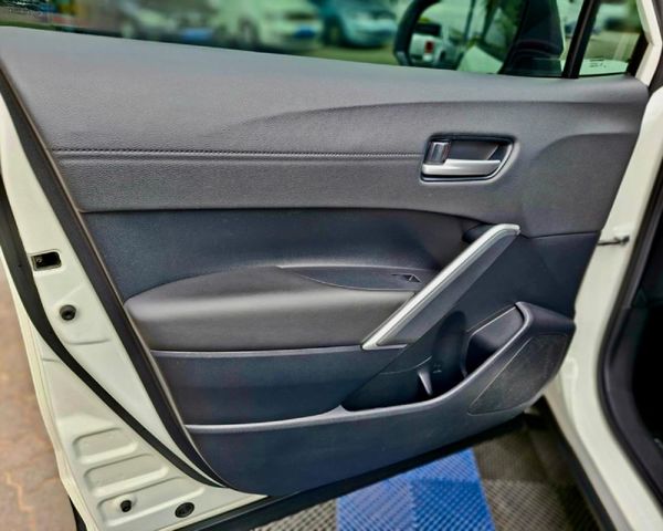 2022-Toyota-Corolla-Cross-18-XR image:23