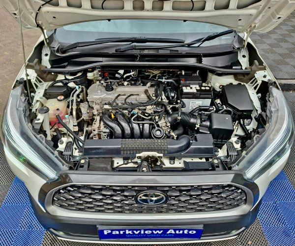 2022-Toyota-Corolla-Cross-18-XR image:32